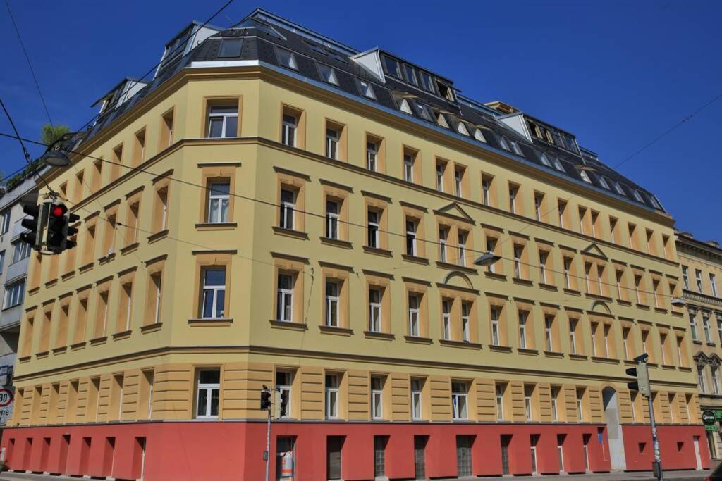 Zwischen Schönbrunn Und Dem Center. Apt. 37 Wien